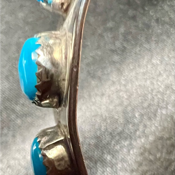 Dean Brown cuff sterling silver vintage bracelet with 5 round turquoise. - Picture 5 of 14